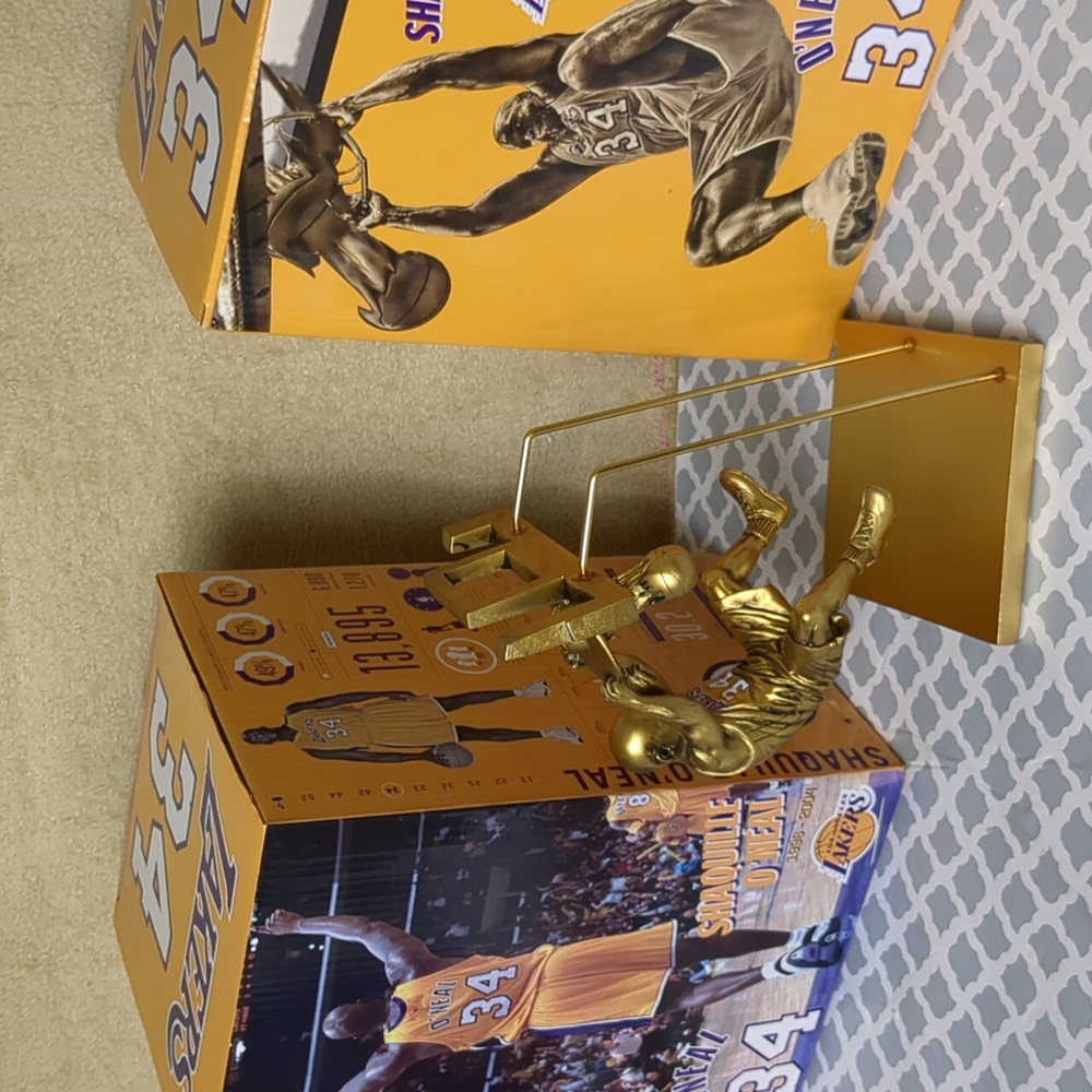 Shaquille O'Neal figure - Picture 3 of 14